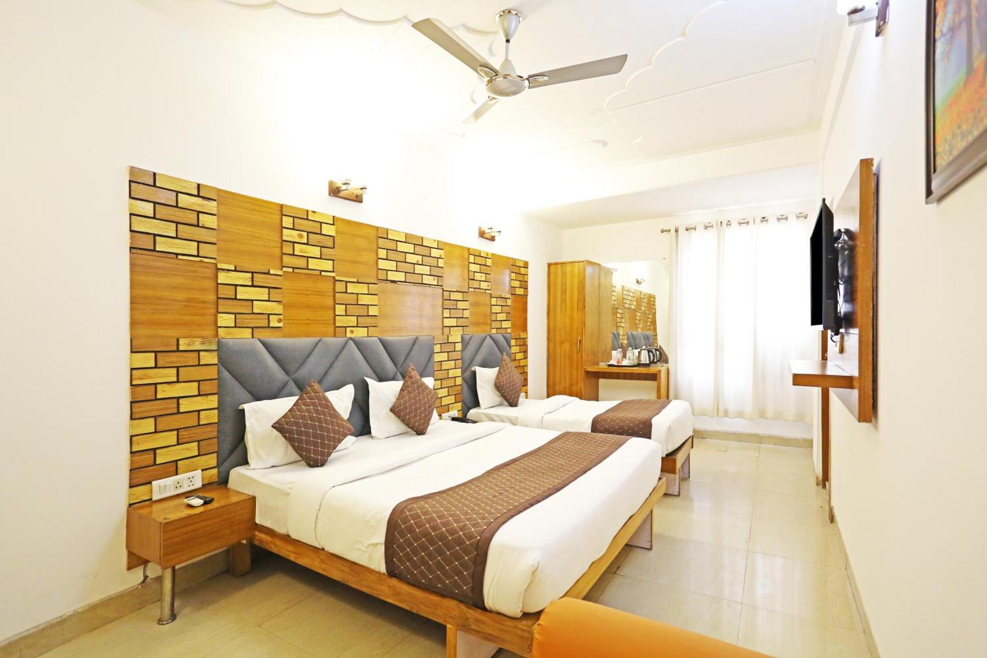 Hotel Ambrosia - A Boutique Hotel Nueva Delhi Exterior foto